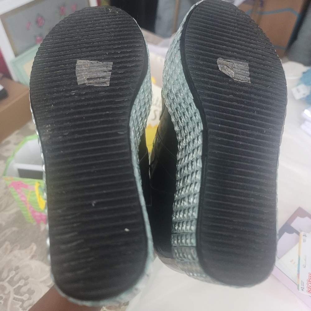 Shoes - Picture 5 of 5